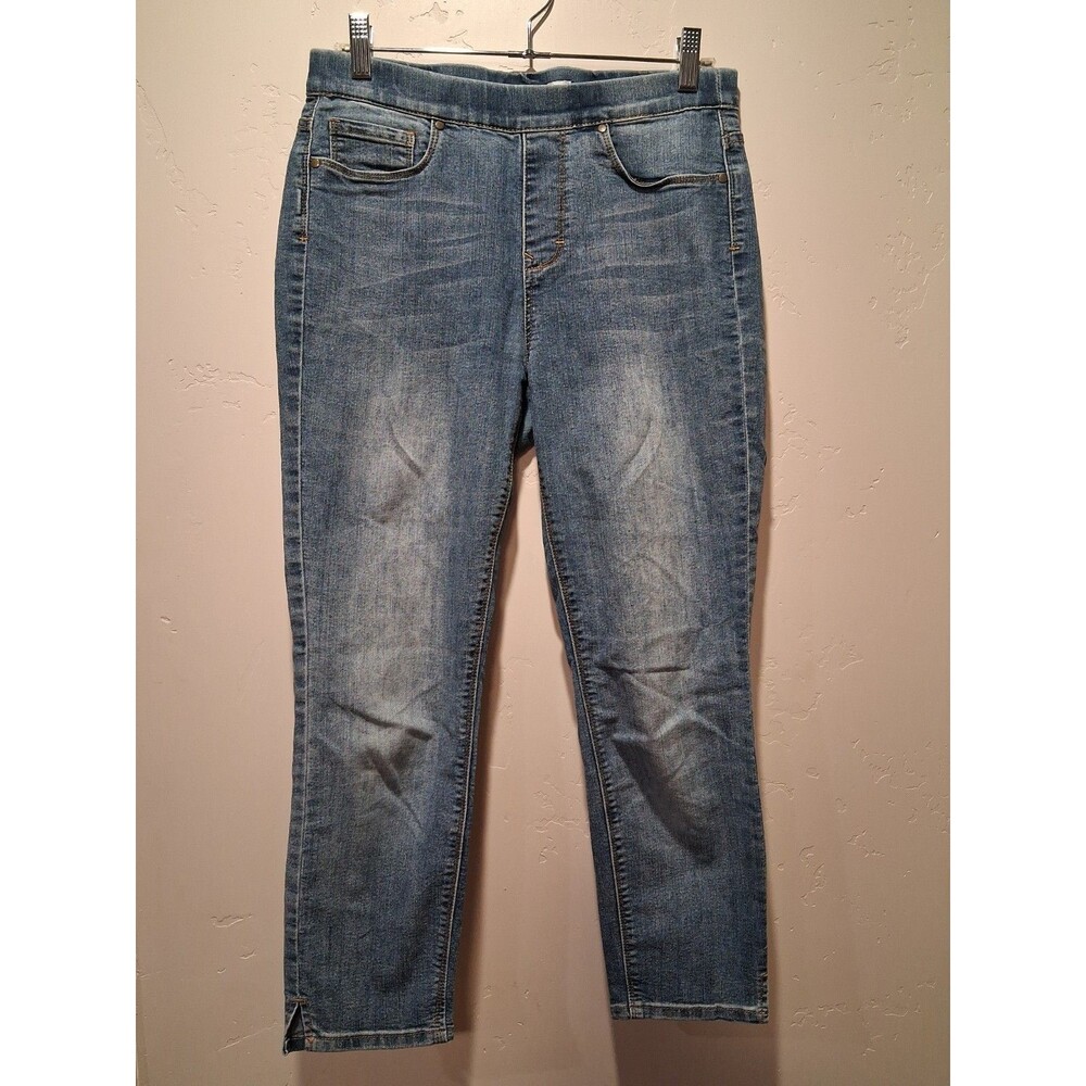Boston Proper Women's Size 6 Pull On Jeans Straight Leg Distressed Look Staple